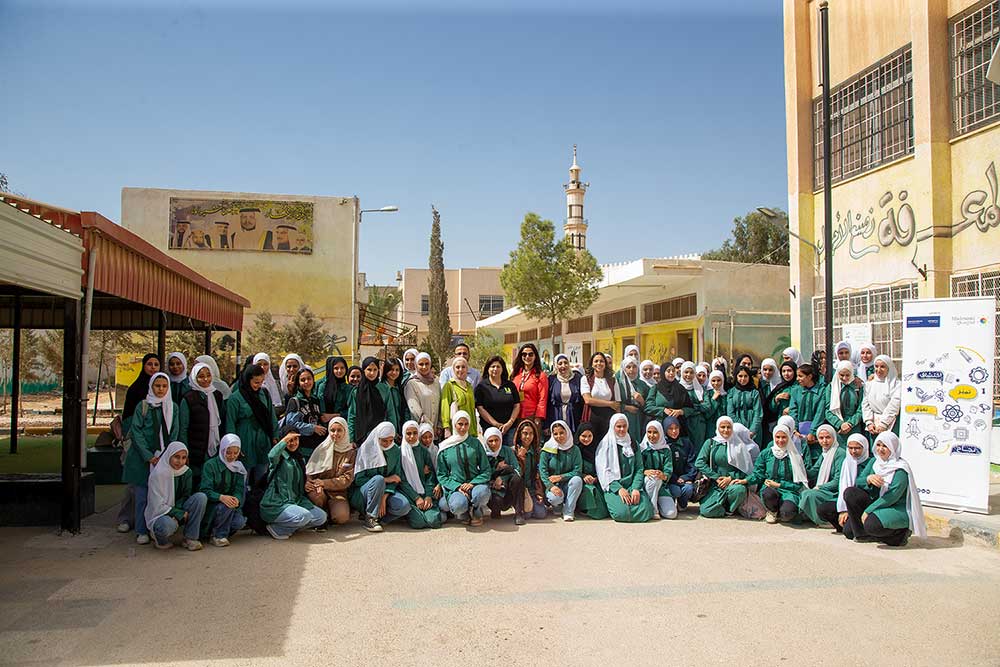 Umniah Joins Career Day at Secondary School in Mafraq with Madrasati
